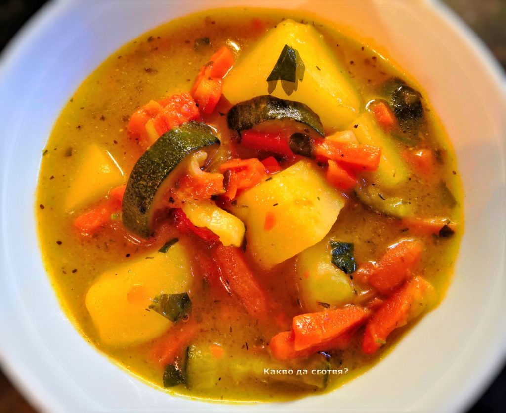 Постна яхния с картофи, тиквички и моркови Постна яхния с картофи, тиквички и моркови