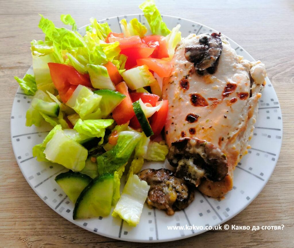 Сочни пилешки гърди с майонеза и сметана