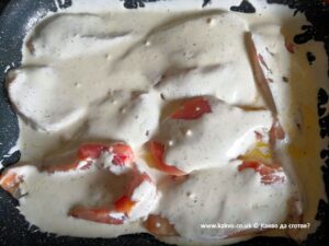 Залейте филетата със соса