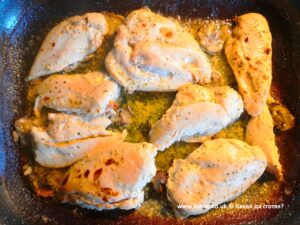 Готовото изпечено пилешко месо