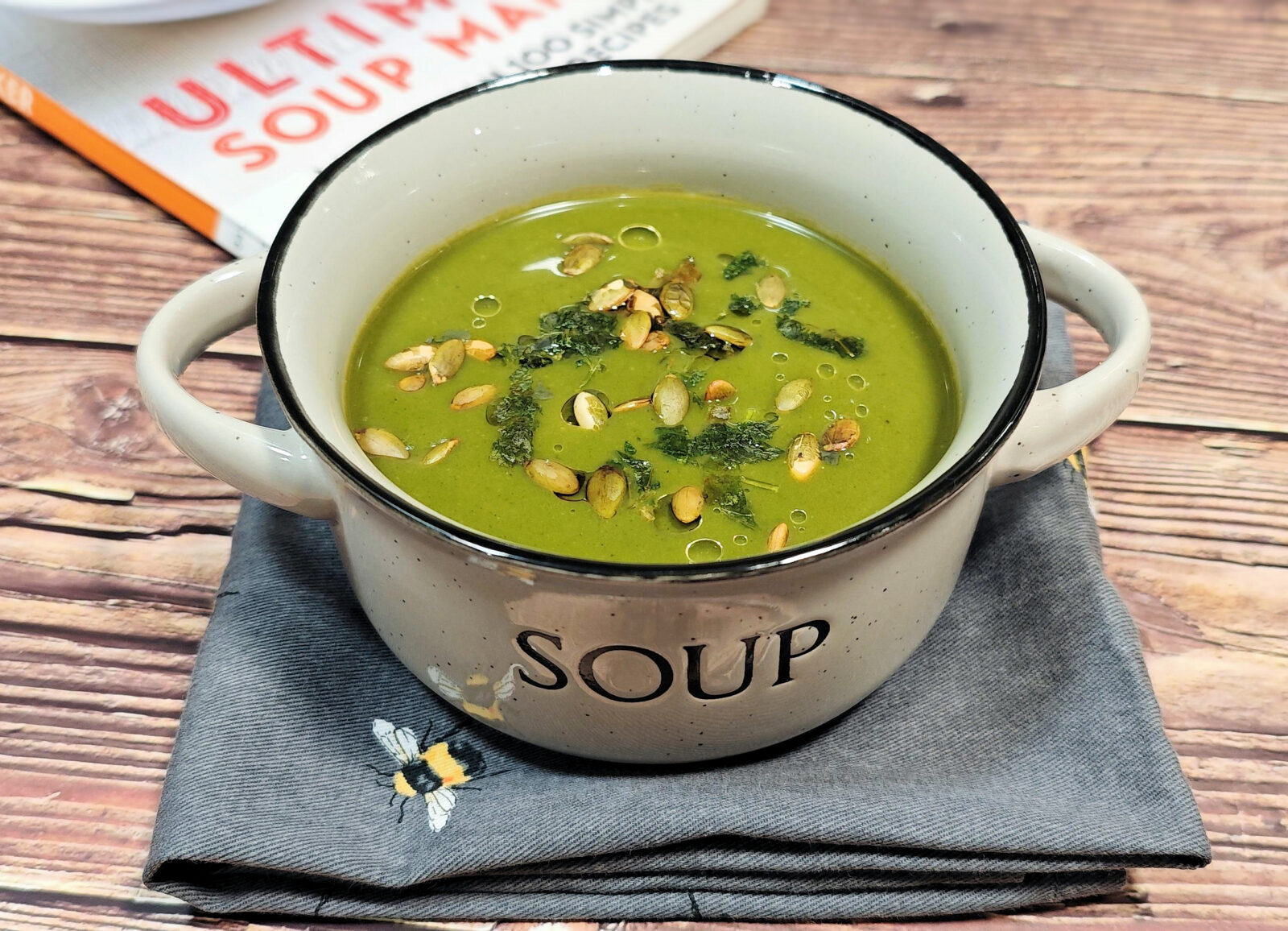 Пикантна супа от тиква със спанак