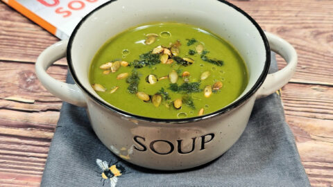 Пикантна супа от тиква със спанак